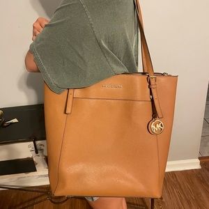 Michael kors purse